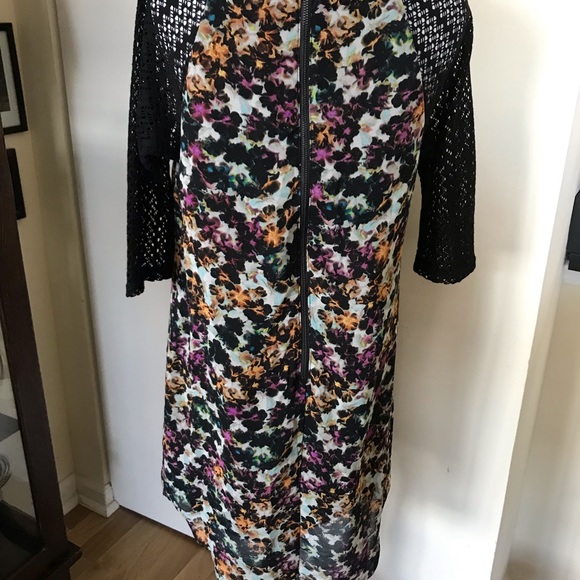 Ladies Dress - Picture 5 of 8